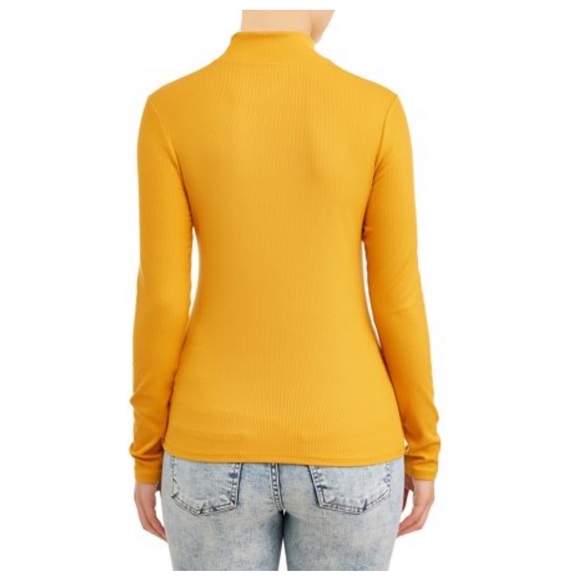 no boundaries mock neck tee